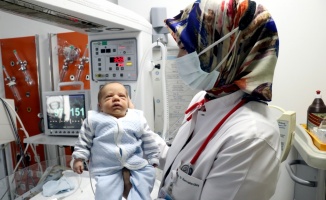 Kovid-19'dan yattığı hastanede ikinci bebeğini dünyaya getirdi