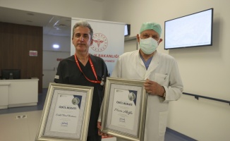 Mehmet Akif Ersoy Bilim ve Sanat Ödülü alan hekimler ömürlerini cerrahinin gelişmesine adadı