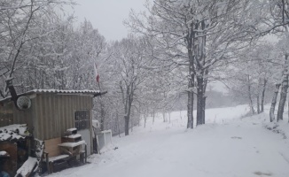 Pazaryeri ilçesinde kar yağışı başladı
