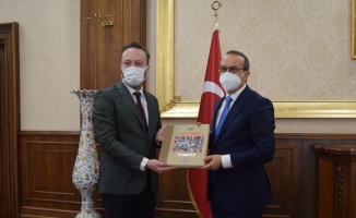 AA Sakarya Bölge Müdürü Velioğlu'ndan, Kocaeli Valisi Yavuz'a ziyaret