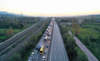Anadolu Otoyolu Kocaeli kesimindeki trafik kazasında 6 kişi yaralandı
