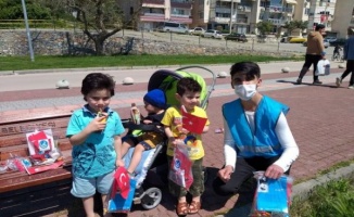Bursa'da Gemlik Ülkü Ocakları'ndan çocuklara 23 Nisan hediyesi