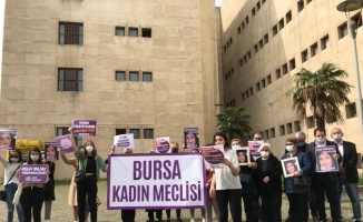 Bursa'da boşanma aşamasındaki eşini bıçakla öldüren sanık yargılanıyor