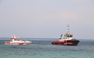 Çanakkale'de karaya oturan gemi kurtarıldı