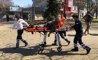 Çorlu'da parkta fenalaşan yaşlı adam hastaneye kaldırıldı