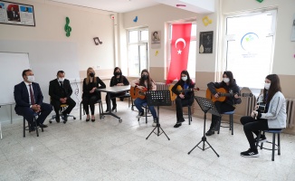 Denizli'de öğrencilere enstrüman desteği