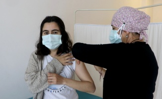 Edirne, Kırklareli ve Tekirdağ'da basın mensuplarının ilk doz Kovid-19 aşıları uygulanmaya başlandı