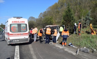 Anadolu Otoyolu'nda kaza yapan Karayolları kamyonetine tır çarptı: 1 ölü, 1 yaralı