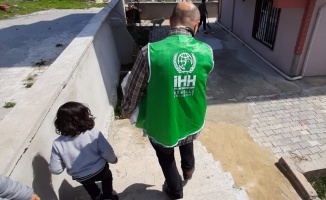 Kırklareli'nde İHH ihtiyaç sahibi 250 aileye yardım kolisi dağıttı