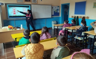 Pamukova'da jandarmadan çocuklara mahremiyet eğitimi