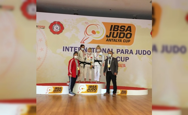 Trakya Üniversitesi judocuları Antalya'da gümüş ve bronz madalya kazandı