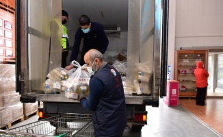 Tuzla'da toplanan bayat ekmekler ihtiyaç sahipleri için gıda kolisine dönüşüyor