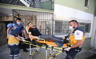 Bursa'da 2 kişinin yaralandığı silahlı kavga güvenlik kamerasına yansıdı