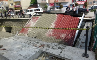 Bursa'da beton dökülürken çöken anıt inşaatında 3 işçi yaralandı