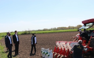 Edirne'de soya fasulyesi üretimini yaygınlaştırmak amacıyla üreticilere soya tohumu dağıtıldı