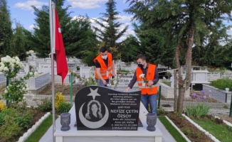 Edirne'de Vefa Sosyal Destek Grubu üyeleri şehit Nefize Çetin Özsoy'un kabrini ziyaret etti