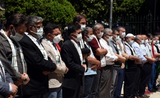 İsrail'in saldırılarında şehit olan Filistinliler için Bursa'da gıyabi cenaze namazı kılındı