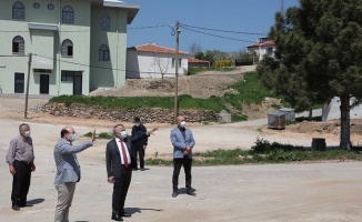 Kırklareli Valisi Bilgin, yeni yapılan köy camisinde incelemede bulundu