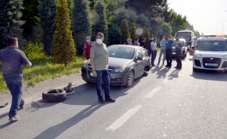 Kocaeli'de 3 otomobilin karıştığı kazada 2 kişi yaralandı