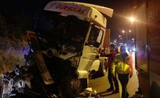 Kocaeli'de 3 tırın karıştığı kazada bir sürücü yaralandı