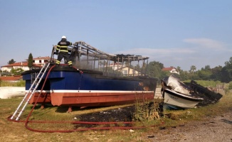 Darıca'da çıkan yangında iki tekne kullanılamaz hale geldi