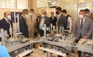 Milli Eğitim Bakan Yardımcısı Özer, Bursa'da kurulan Endüstri 4.0 Laboratuvarı'nı inceledi: