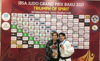 Trakya Üniversitesi öğrencisi görme engelli milli judocu Ecem Taşın, Bakü'de altın madalya kazandı