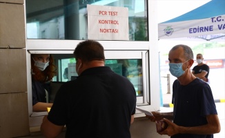 Türkiye ve Bulgaristan arasında aşı sertifikası bulunanların Kovid-19 testinden muaf tutulduğu uygulama sürüyor