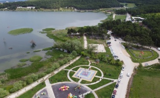 (Drone destekli) Bilecik'te kısıtlamasız ilk cumartesi gününde vatandaşlar parklara ve yeşil alanlara akın etti