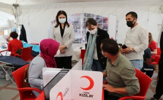Edirne'de AK Parti'den kan bağışı kampanyasına destek
