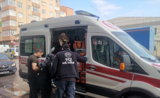 Gebze'de özel halk otobüsünün çarptığı otomobildeki hamile kadın yaralandı