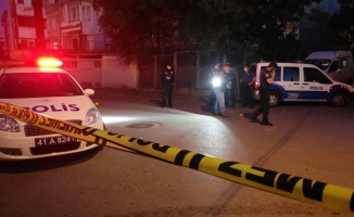 Kocaeli'de tartıştığı kişi tarafından pompalı tüfekle vurulan iş yeri sahibi ağır yaralandı