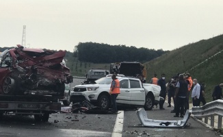 Kocaeli'de 3 aracın karıştığı kazada 16 yaşındaki genç öldü, 1 kişi yaralandı