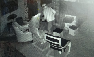 Sakarya'da oyun salonlarındaki hırsızlık anı güvenlik kamerasında