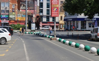 Trakya'da pazar günleri uygulanan sokağa çıkma kısıtlamasının son gününde YKS yoğunluğu yaşandı
