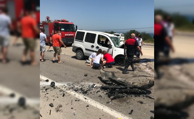 Çanakkale'de otomobil ile hafif ticari araç çarpıştı: 2 ölü, 2 yaralı