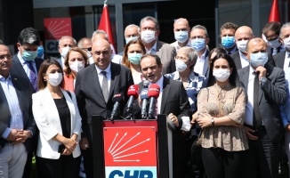 CHP'li 37 milletvekili Sakarya'da basın açıklaması yaptı