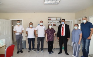 Edirne İl Sağlık Müdürü Yıldırım, sağlık çalışanlarıyla bayramlaştı