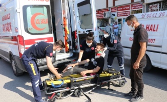 Edirne'de motosikletle otomobil çarpıştı: 2 yaralı