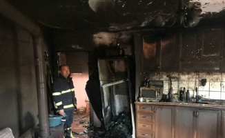 Gelibolu'da yangın çıkan iki katlı ev kullanılamaz hale geldi