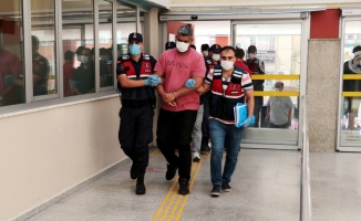 GÜNCELLEME - Kocaeli'de yurt dışına kaçmaya çalışırken yakalanan 4 FETÖ şüphelisinden 2'si tutuklandı
