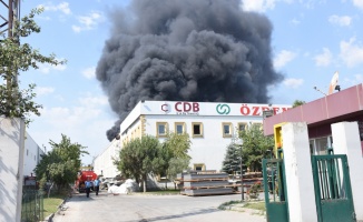 Tekirdağ'da geri dönüşüm fabrikasında çıkan yangın söndürüldü