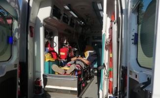 Karamürsel'de motosikletin çarptığı yaya yaralandı