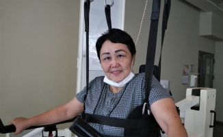 Kaza sonucu yürüme yetisini kaybeden Kırgız kadın, Bursa'da yeniden ayağa kalktı
