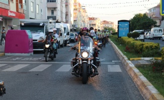 Kırklareli'nde çevre yolu isteyen bisiklet ve motosikletli grup gösteri düzenledi