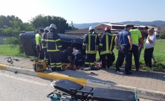 Kocaeli'de otomobil şarampole devrildi: 2 yaralı