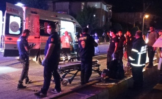 Kocaeli'de otomobille hafif ticari araç çarpıştı: 4'ü çocuk 10 yaralı