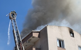 Tekirdağ'da bir binanın çatı katında çıkan yangın söndürüldü