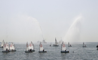Tekirdağ'da yelkenciler ve römorkörler Denizcilik ve Kabotaj Bayramı dolayısıyla gösteri sundu