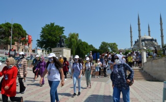 Anadolu'dan gelen gençler eski payitaht Edirne'yi gezdi